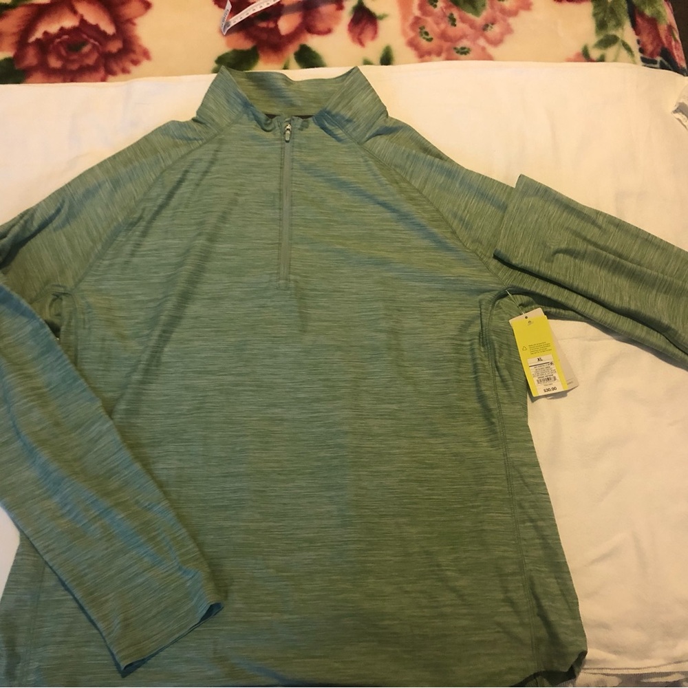 Athletic top soft stretch